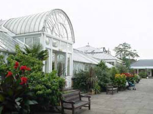 The Birmingham Botanical Gardens Glasshouses Places To Visit